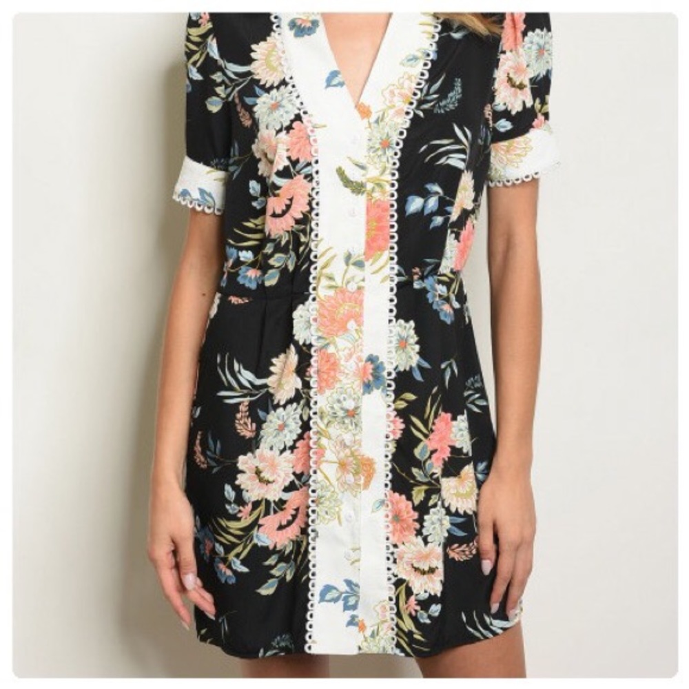 **CLEARANCE** Asian Flowers Button Down Dress - Picture 3 of 5